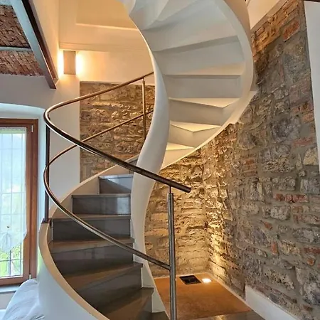 Casa de Férias Cascina Di Charme Relax Tra Di E Bellagio Con Parcheggio Incluso