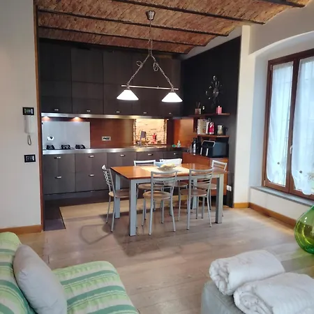 Cascina Di Charme Relax Tra Di E Bellagio Con Parcheggio Incluso Casa de Férias