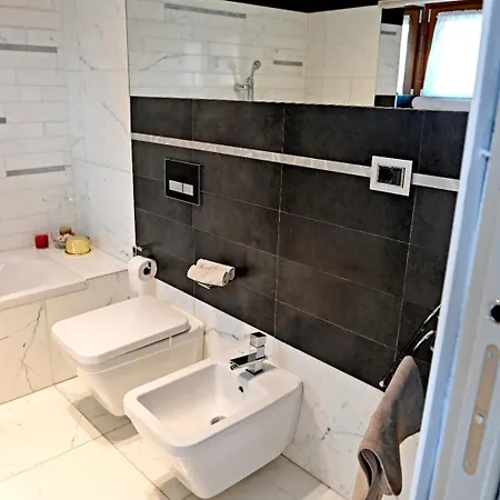 Cascina Di Charme Relax Tra Di E Bellagio Con Parcheggio Incluso Casa de Férias
