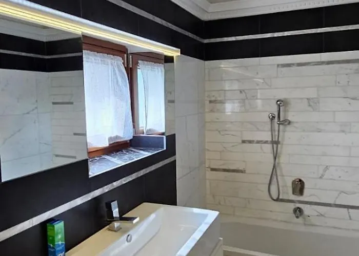 Cascina Di Charme Relax Tra Di E Bellagio Con Parcheggio Incluso بيت للعطل *